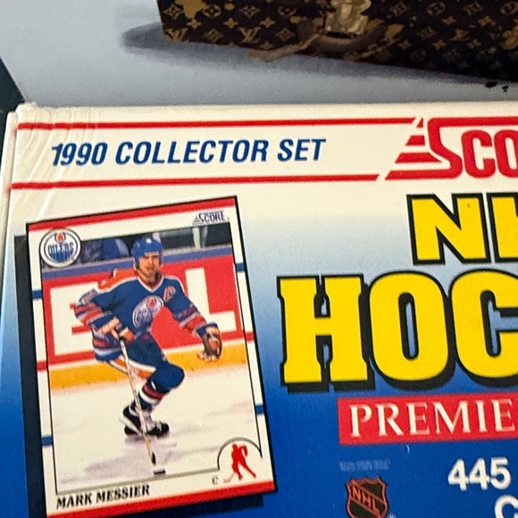 1990-91 Hockey and baseball Premier Edition Card boxes. Bundle of 2 boxes. - Picture 6 of 7